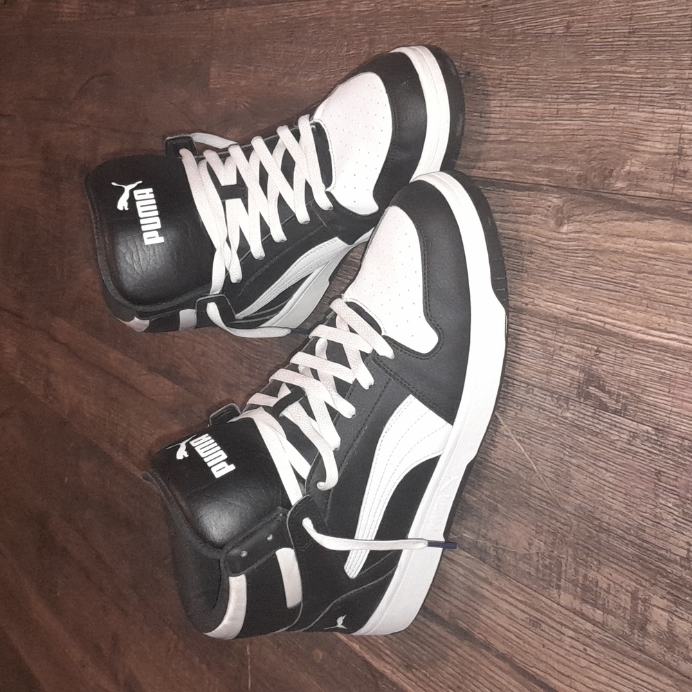 Size 11 Puma.(Like New)